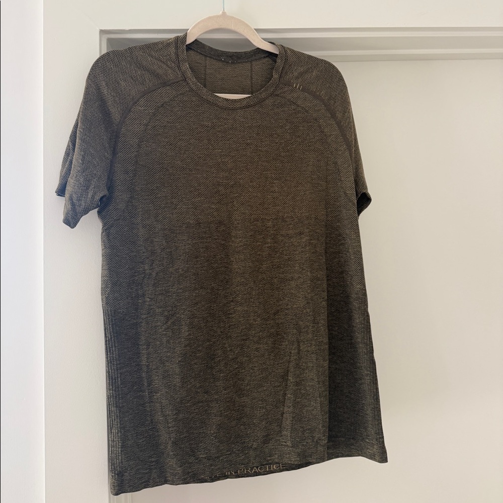 Lululemon mens vent tech tee